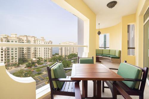royal club at palm jumeirah