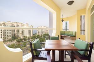 royal club at palm jumeirah