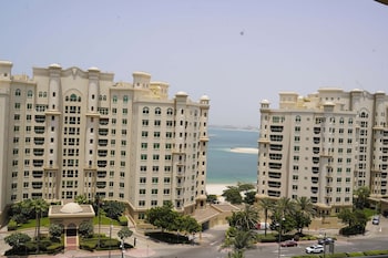 royal club at palm jumeirah