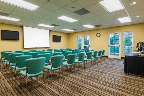 larkspur landing extended stay suites st louis riverport airport west