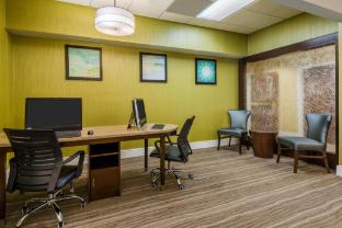 larkspur landing extended stay suites st louis riverport airport west