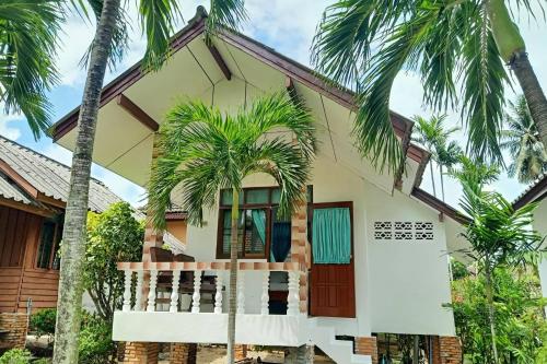 palm point village