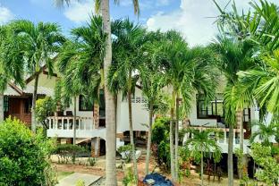 palm point village