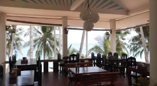 palm point village