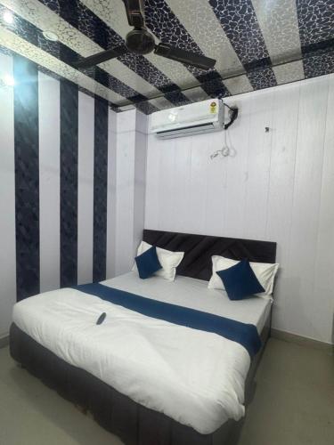 Hotel O Bhavya Residency,,4 star