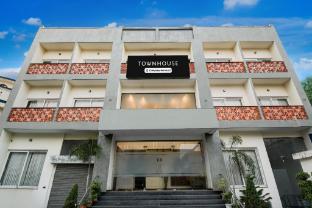 super townhouse vibhuti khand gomti nagar formerly pratham inn