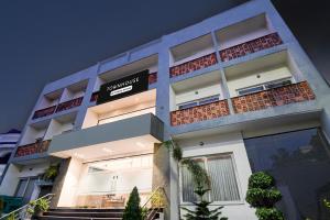 super townhouse vibhuti khand gomti nagar formerly pratham inn