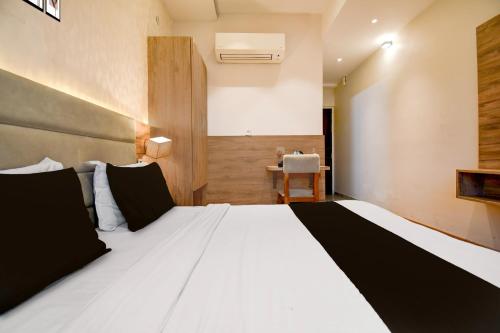 super townhouse vibhuti khand gomti nagar formerly pratham inn