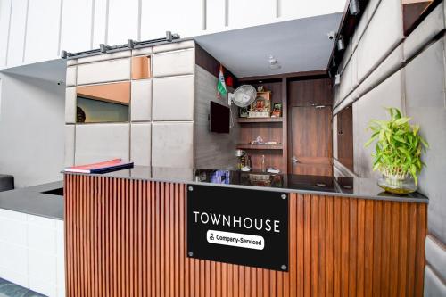 super townhouse vibhuti khand gomti nagar formerly pratham inn