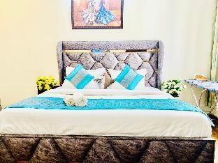 Fortune Home Service Apartment 3Bhk,E-28 Saket 1B,,5 star