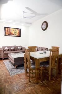 fortune home service apartment 3bhk e 28 saket 1b