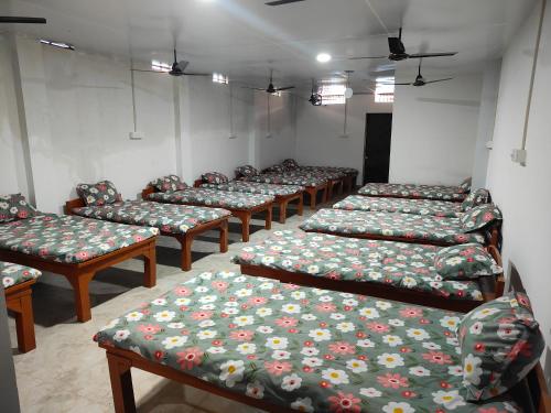 Hotel Manorama Palace,Sardar Patel Nagar, Bartand Bus Stand Near Kailash Hospital,3 star