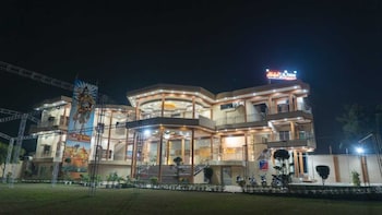 Hotel Cm Palace,,3 star