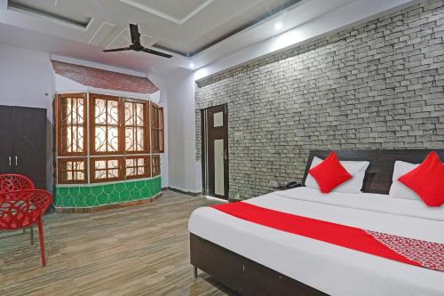 Hotel O Apm Inn,B/504 , Surendra Nagar In Front Of High Court, Faizabad Road, Kamta Chinhut,4 star