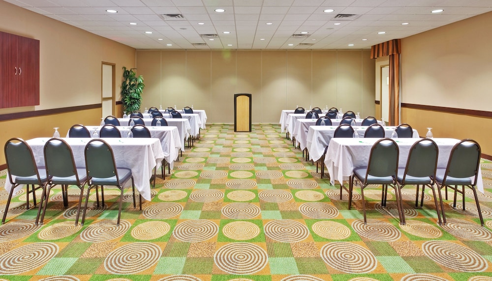 holiday inn bloomington university area by ihg