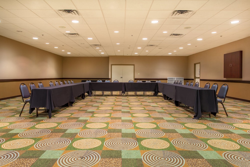 holiday inn bloomington university area by ihg