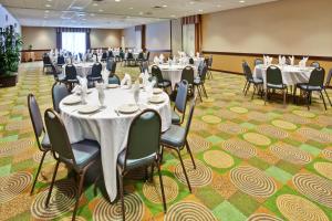 holiday inn bloomington university area by ihg