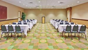 holiday inn bloomington university area by ihg