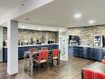 Americinn By Wyndham Rawlins,,3 star