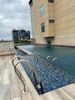radisson red indore