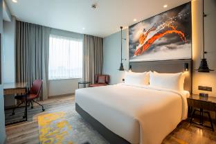 radisson red indore