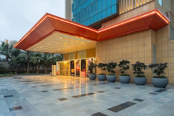 radisson red indore