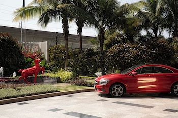 radisson red indore