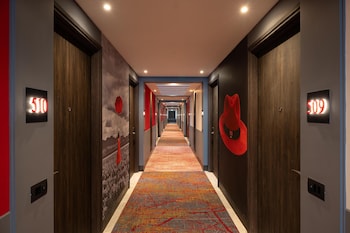 radisson red indore