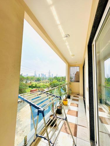 lime tree hotel golf course extension nearby grand hyatt gurgaon