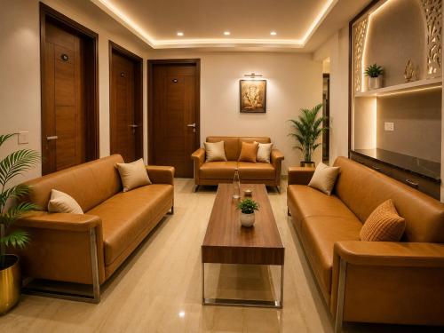 lime tree hotel golf course extension nearby grand hyatt gurgaon