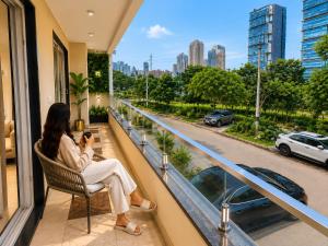 lime tree hotel golf course extension nearby grand hyatt gurgaon