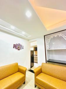 lime tree hotel golf course extension nearby grand hyatt gurgaon
