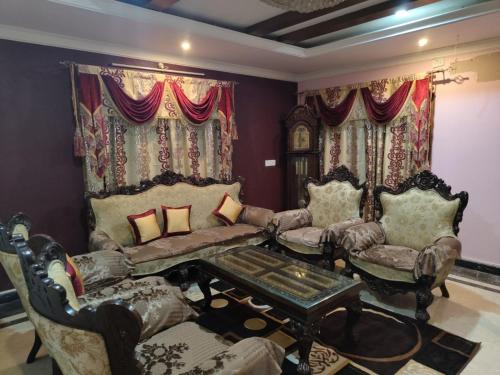 ss luxury stay