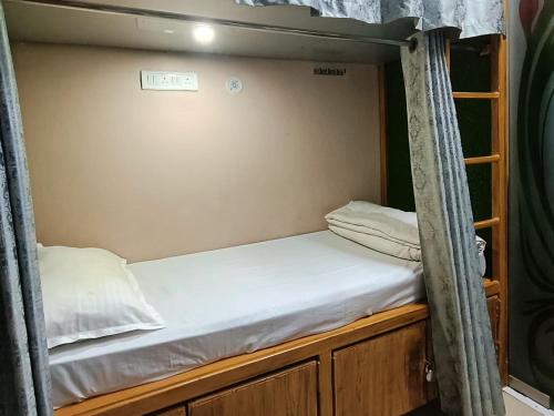 Shree Madhvam Ac Dormitory photo 5