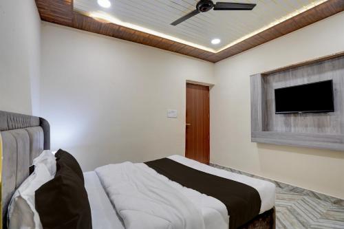 Hotel O Freedom Inn,,3 star