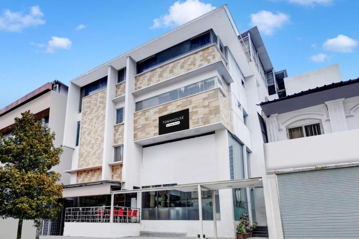 super townhouse city center near mysore palace formerly aavass inn