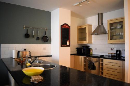 heart of leeds 2 bedroom flat