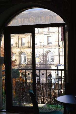 heart of leeds 2 bedroom flat