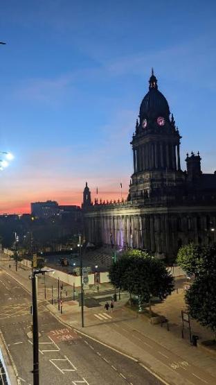 heart of leeds 2 bedroom flat