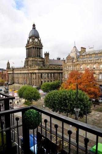 heart of leeds 2 bedroom flat