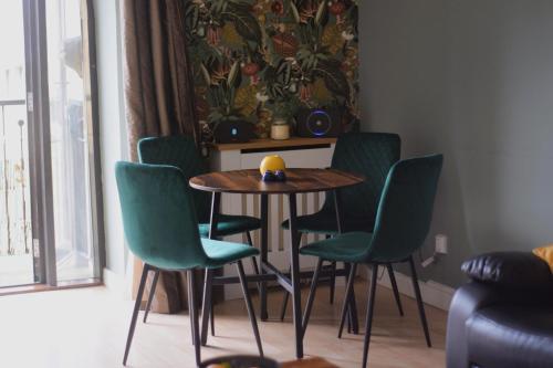 Heart Of Leeds - 2 Bedroom Flat,,4 star