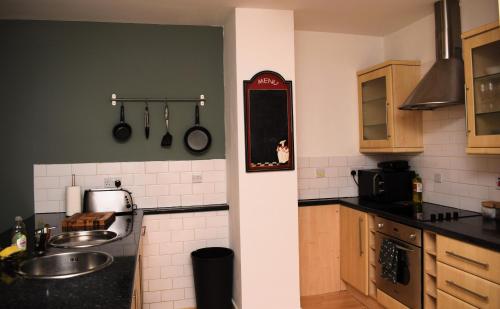 heart of leeds 2 bedroom flat