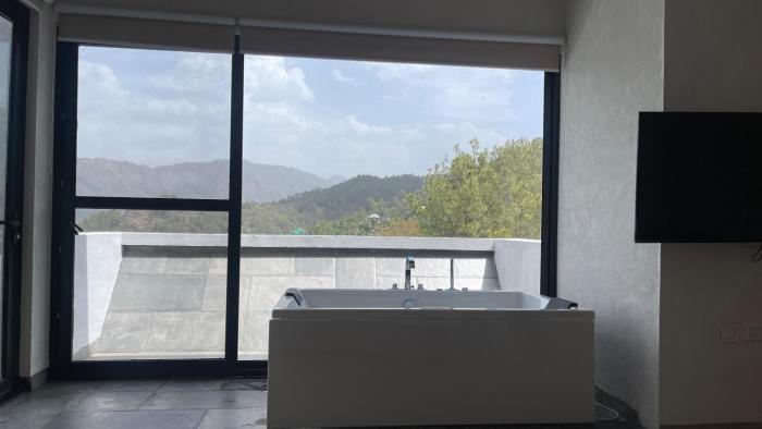 velmore kasauli operated by royal orchid