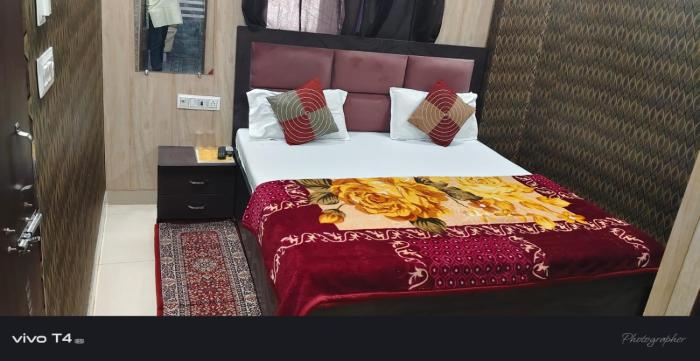 shree radharaman palace