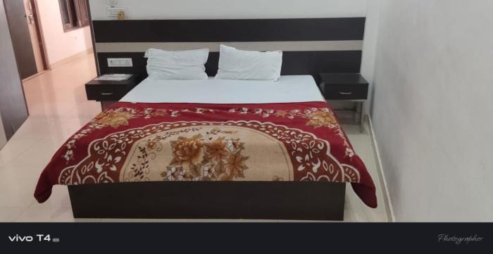 shree radharaman palace