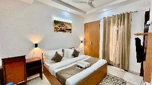 aura luxury studio near artemis hospital gurgaon