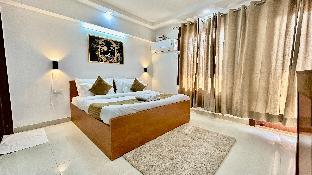 aura luxury studio near artemis hospital gurgaon
