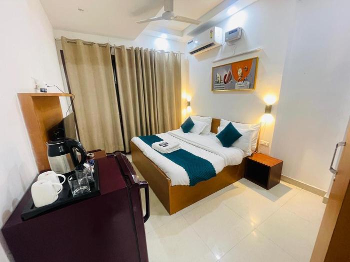 aura luxury studio near artemis hospital gurgaon