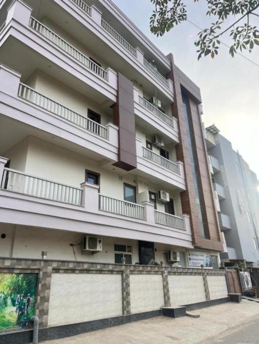 aura luxury studio near artemis hospital gurgaon