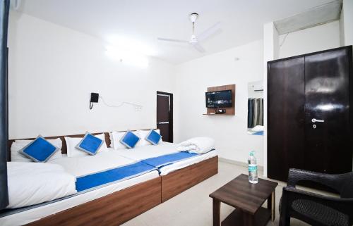 Hotel Apoorv Near Railway Station,,3 star